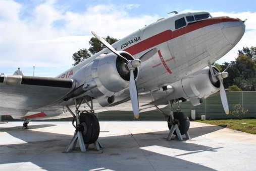 Museo-Aeronautico-Malaga-avion-iberia2-Familysol