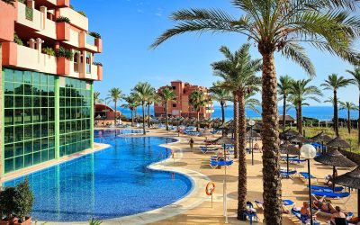 Hotel Holiday Palace: diversión y descanso junto al mar