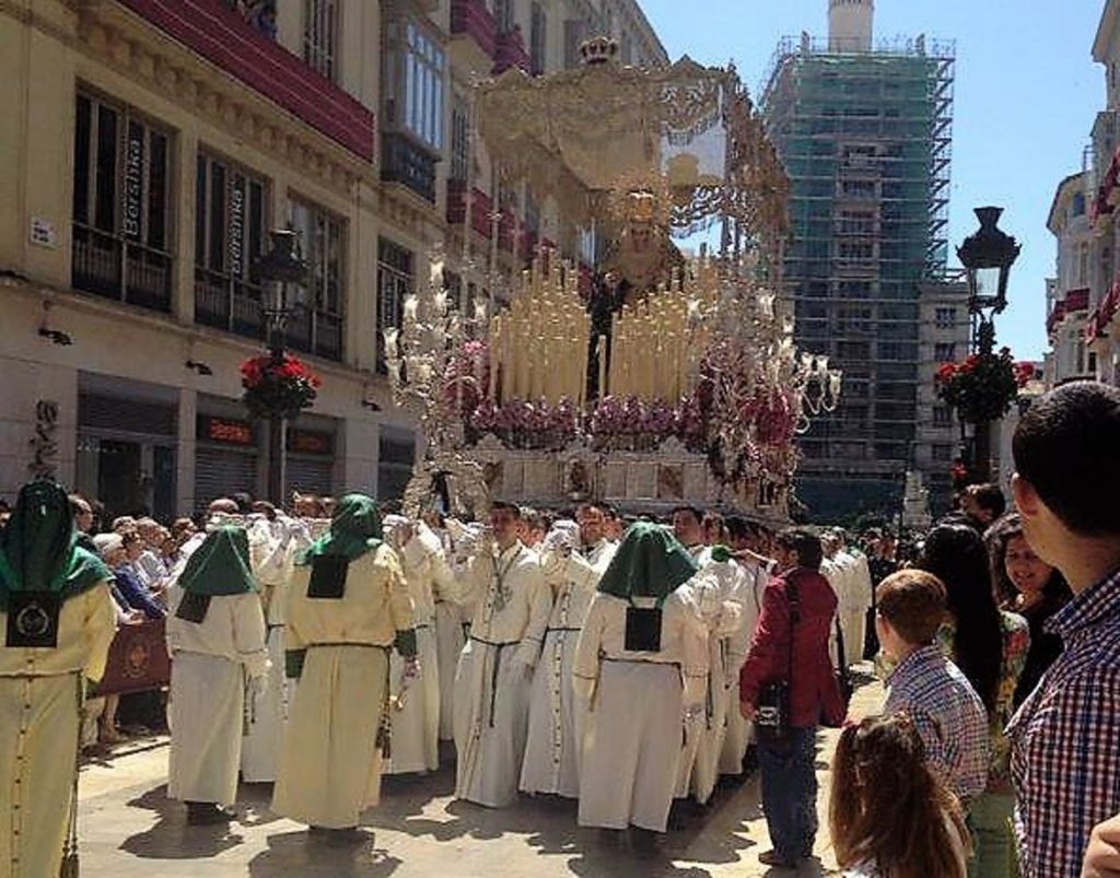 Procesión de la Virgen de Lágrimas y favores en la Semana Santa de Málaga