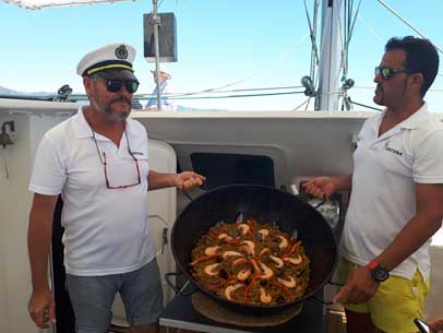 Paseo en catamaran Familysol Torre del Mar Málaga